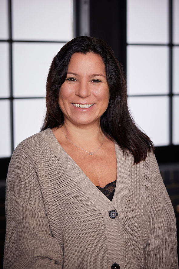 20251112_Tina_Schmitt_Portrait_01